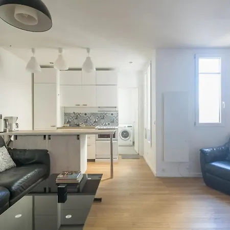 Beautiful Large Flat, 15min From Paris Center